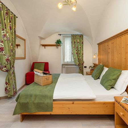 Albergo Alla Costa Bezzecca Bagian luar foto