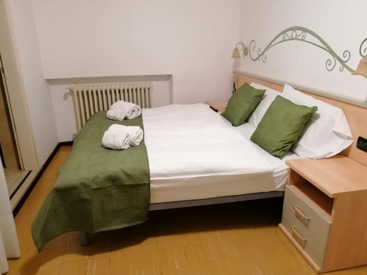 Albergo Alla Costa Bezzecca Bagian luar foto