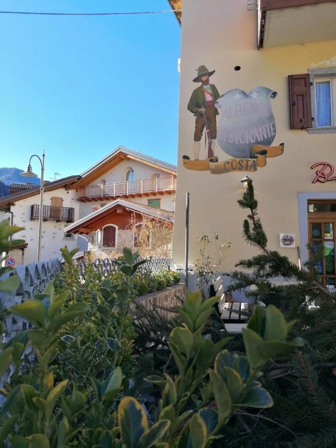 Albergo Alla Costa Bezzecca Bagian luar foto
