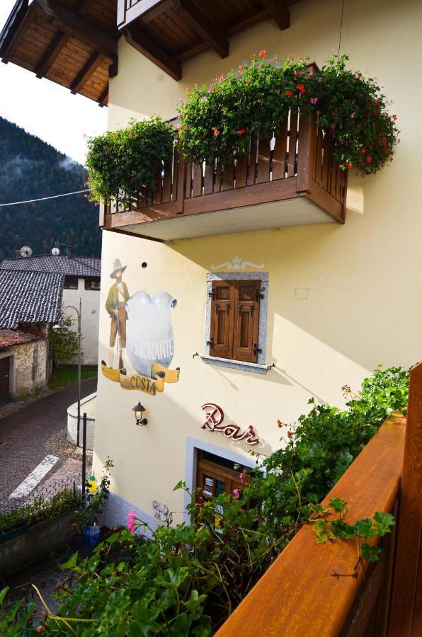Albergo Alla Costa Bezzecca Bagian luar foto